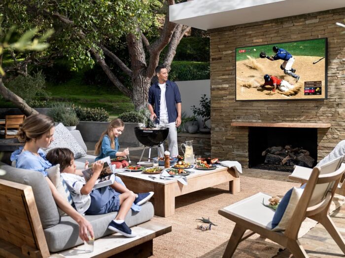 SAMSUNG 55-inch Class QLED 4K The Terrace Partial Sun Outdoor, Direct Full Array 16x, Quantum HDR 32x, Weatherproof, Wide Viewing Angle Smart TV w/ Alexa Built-in (QN55LST7TAFXZA, Latest Model) - Image 8