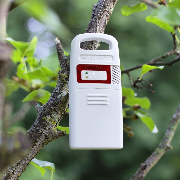 AcuRite 06045M Lightning Detector Sensor with Temperature and Humidity - Image 5