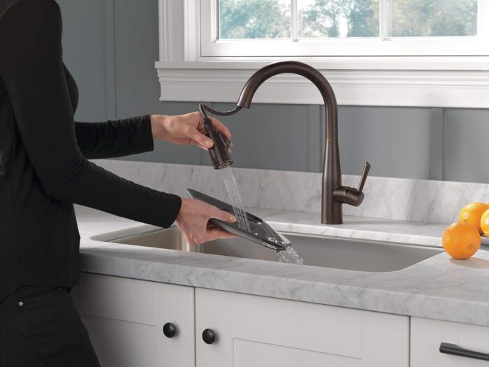 Delta Essa Oil Rubbed Bronze Kitchen Faucet with Pull Down Sprayer, Modern Single Hole Kitchen Sink Faucet, Single Handle, Venetian Bronze 9113-RB-DST - Image 3